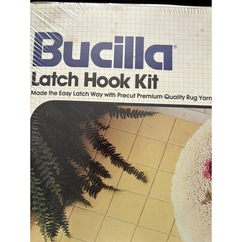 New Vintage Bucilla 13152 Latch Hook Monogram Bath Ensemble Fringe Mat/Lid Cover